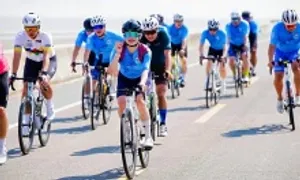 Người trẻ Trung Quốc đạp xe để quên cảnh thất nghiệp